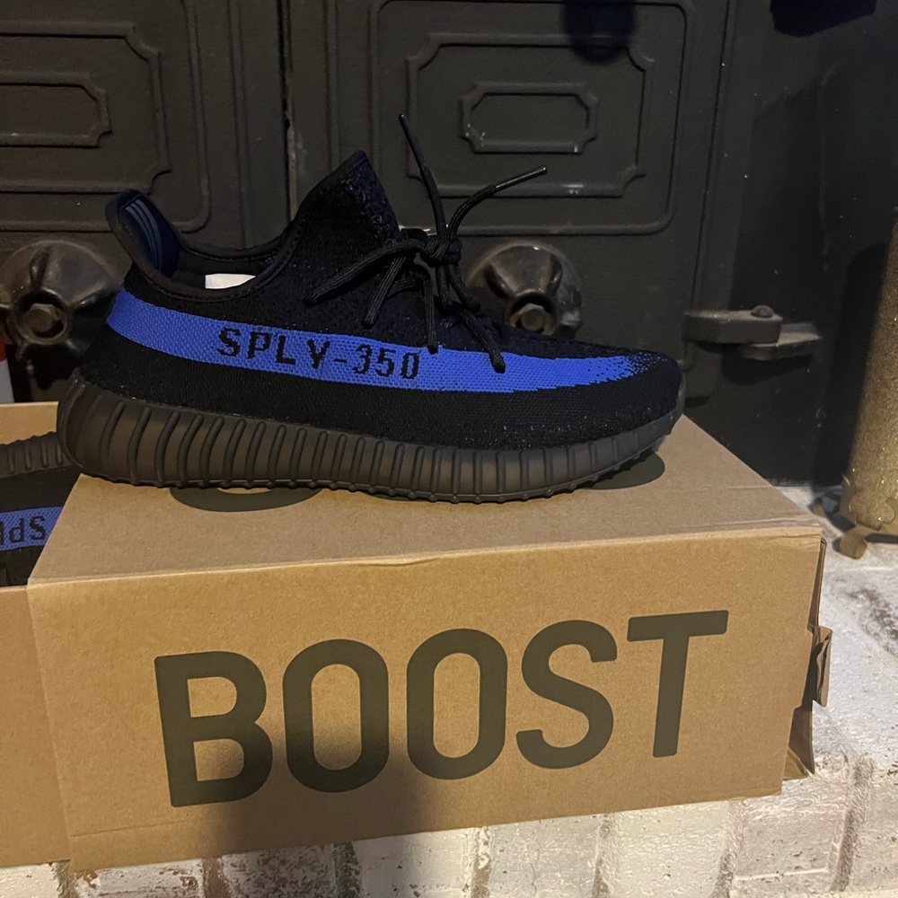 Yeezy 350 v2